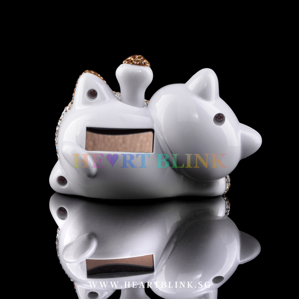 Gold Solar Energy Beckoning Fortune Cat – F.U.N LACQUER